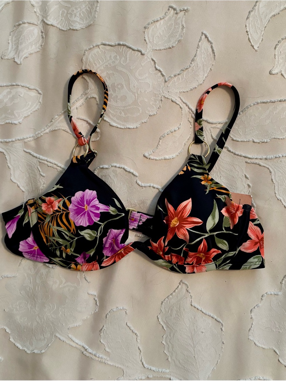 SHADE & SHORE  Floral Bikini Top - 32B NWT